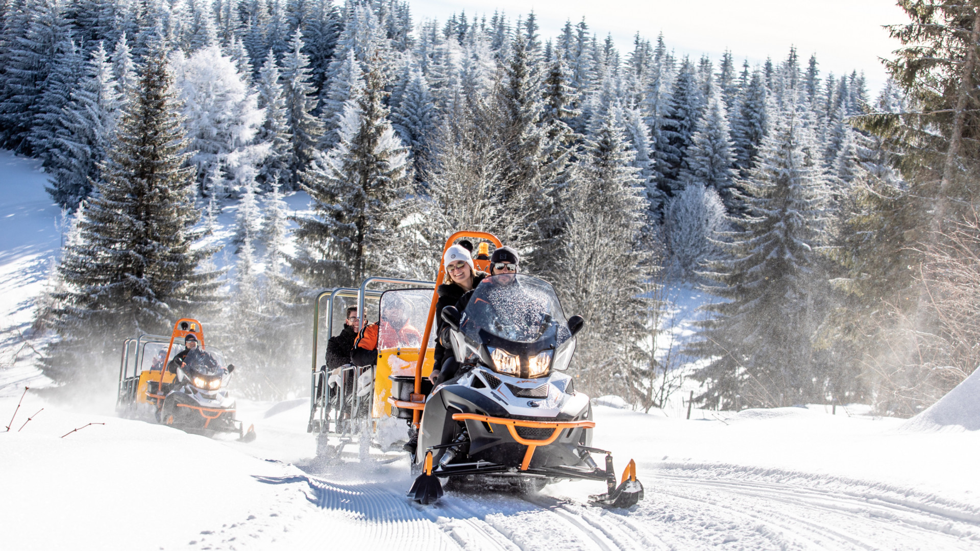 Sortie traineaux tractés par une motoneige