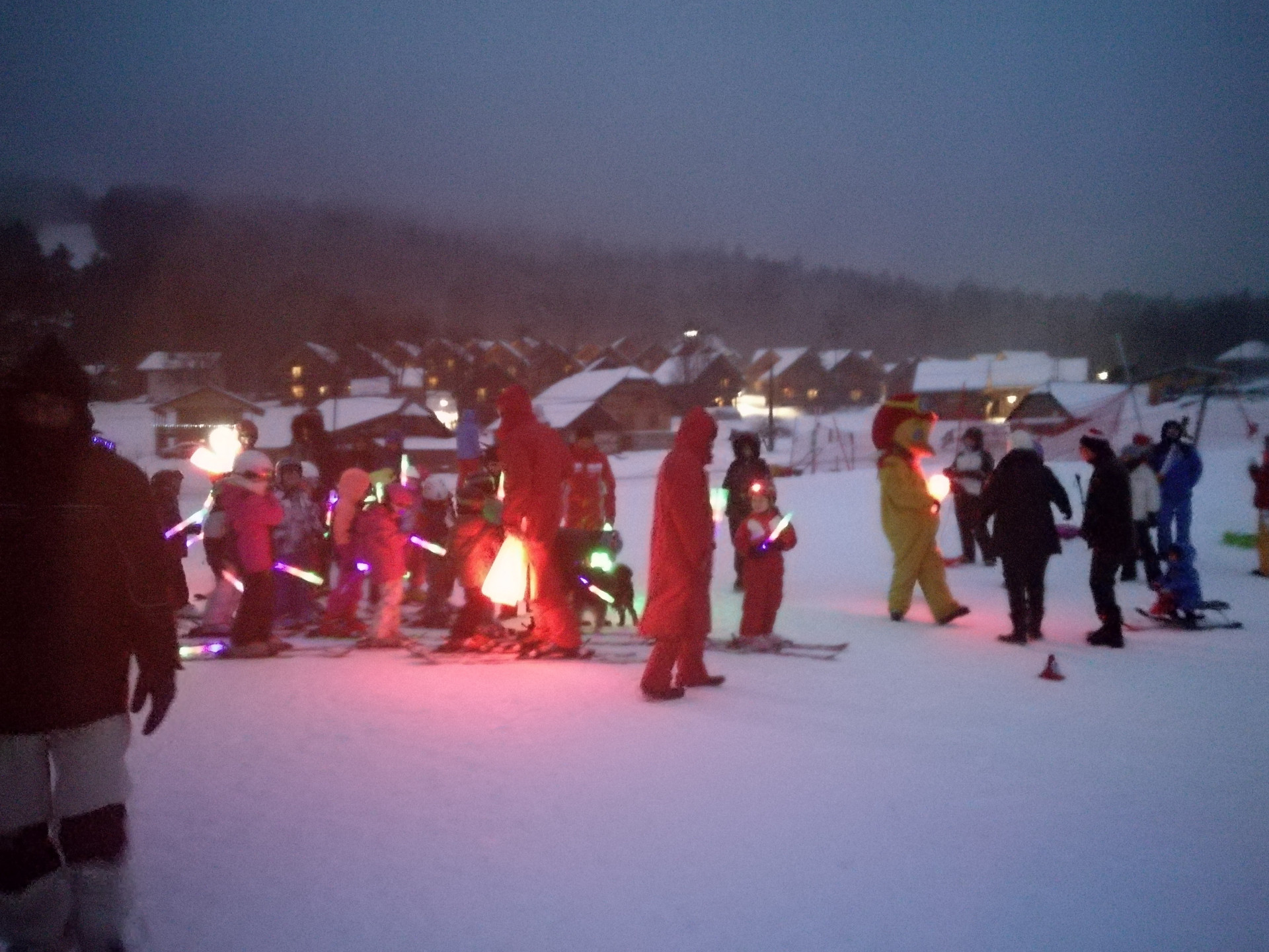 Descente aux flambeaux des enfants