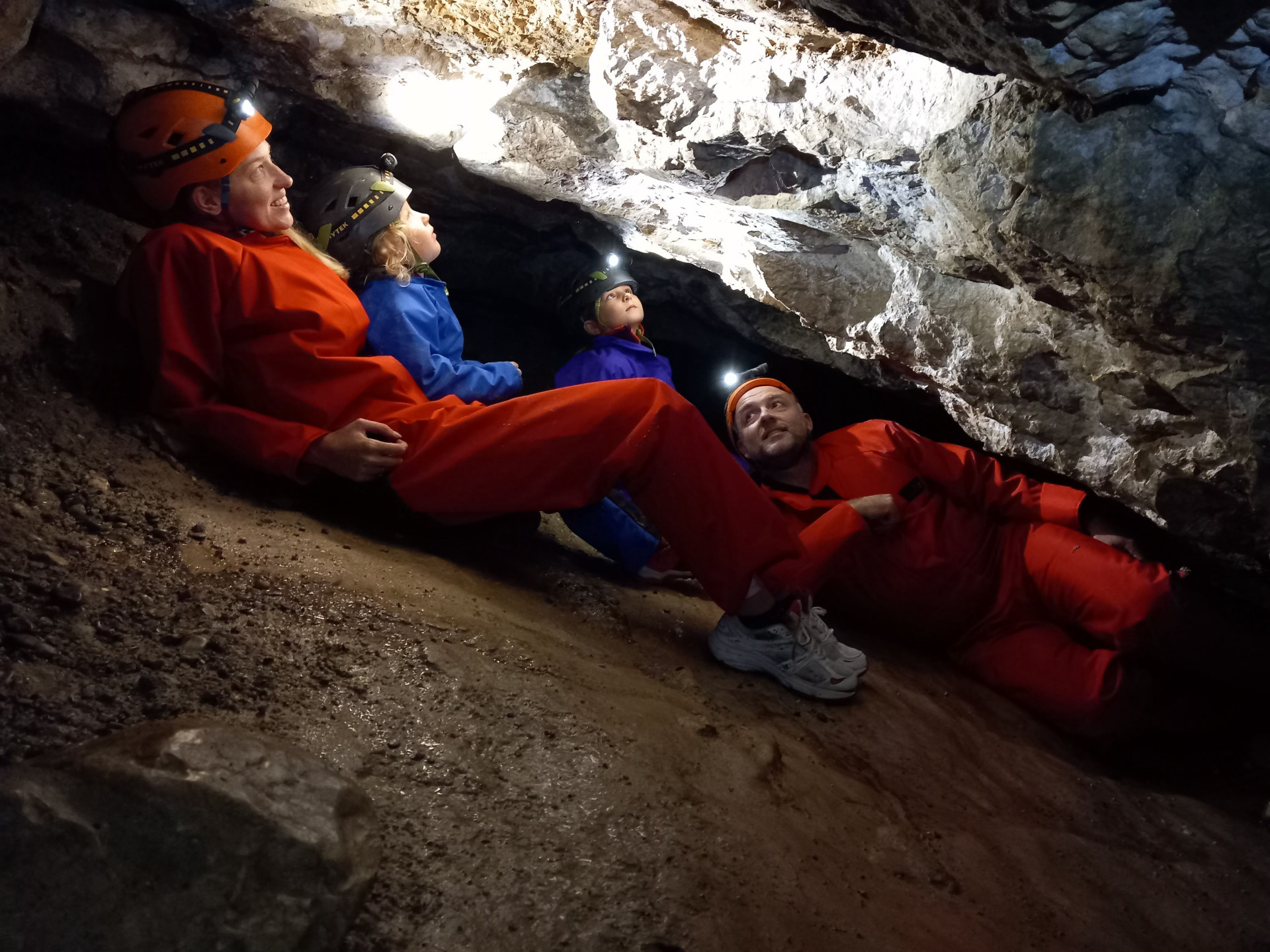 Découverte d'un géosite : visite de la grotte de Bange_Allèves